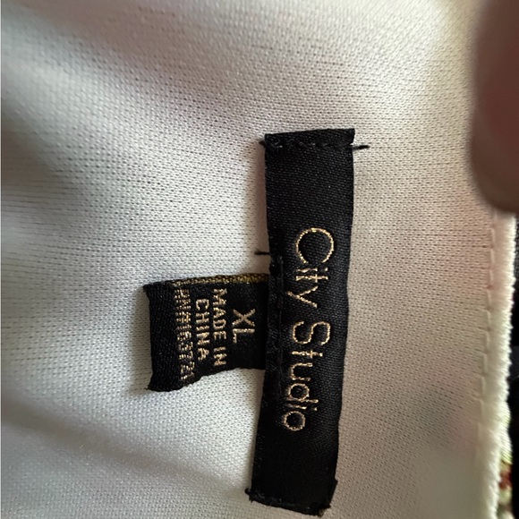 Floral Smocked Waist Dress, light and airy designed for casual spring or summer - Picture 2 of 2